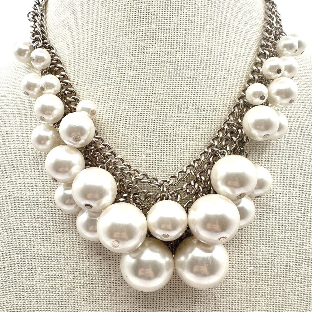 Vintage 80s 90s Chunky Faux Pearl White Bib Chain Statement Necklace